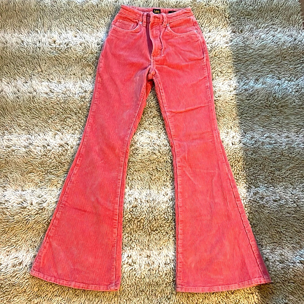 Levi’s high rise flare corduroy 25